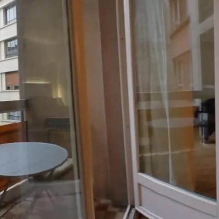Beautiful T3 With Balcony - Near Parc Monceau *