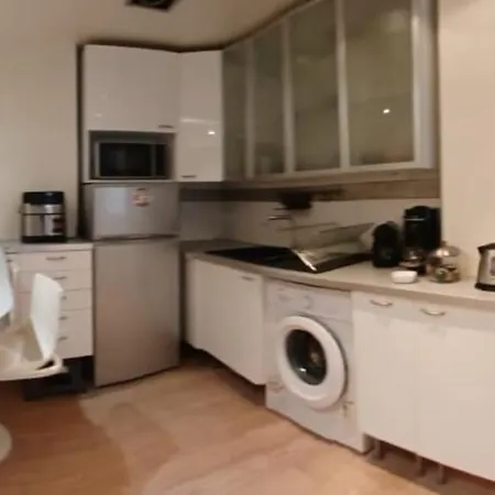 Beautiful T3 With Balcony - Near Parc Monceau