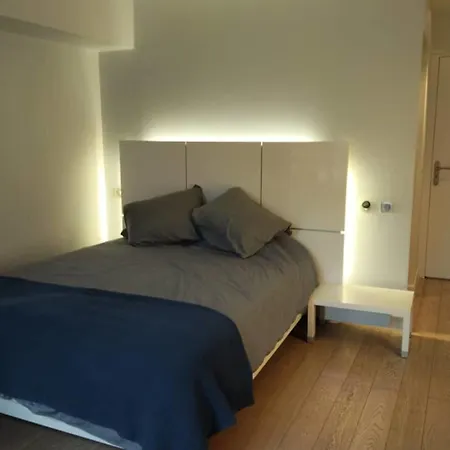 Beautiful T3 With Balcony - Near Parc Monceau Appartement Paris
